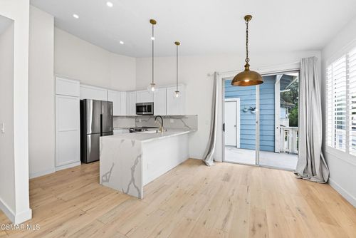 unit-j-2450 Pleasant Way, Thousand Oaks, CA, 91362-3274 | Card Image