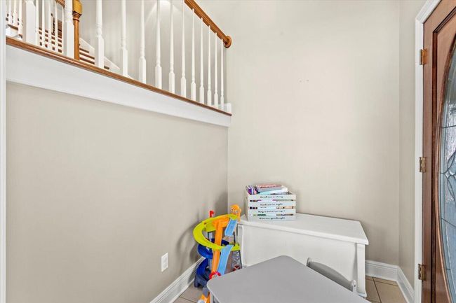 07-Front Entry | Image 7