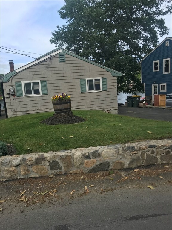 182 Lake Shore Drive, Sold in Burrillville Zoocasa