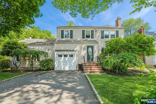 18 Mitchell Ave, Roseland, NJ, 07068-1306 | Card Image