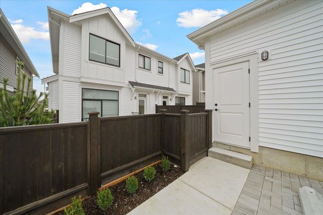 7561 197 Street, Home with 4 bedrooms, 3 bathrooms and 2 parking in Langley BC | Image 29