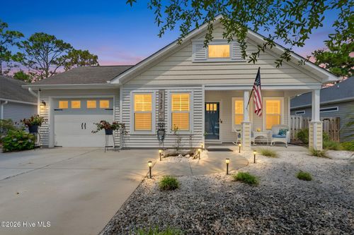 123 Ne 15th St, Oak Island, NC, 28465-6418 | Card Image