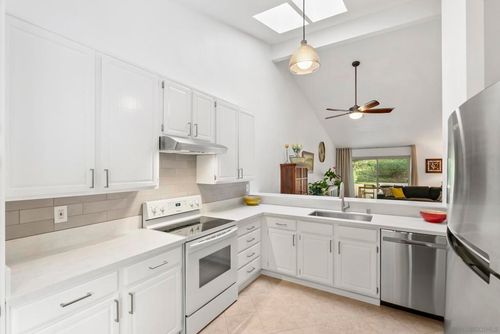 17909 Avenida Alozdra, San Diego, CA, 92128-1532 | Card Image