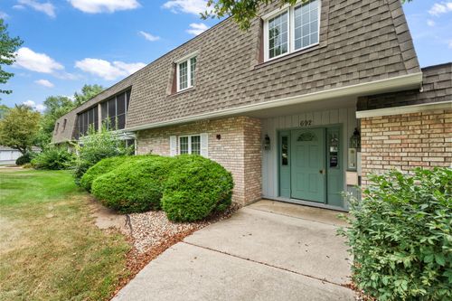 2a-692 Hidden Oak Trl, Hobart, IN, 46342 | Card Image