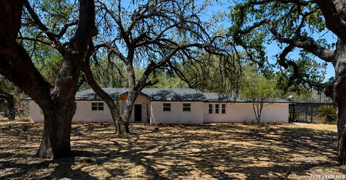 109 Live Oak Dr, Pleasanton, TX, 78064-1513 | Card Image