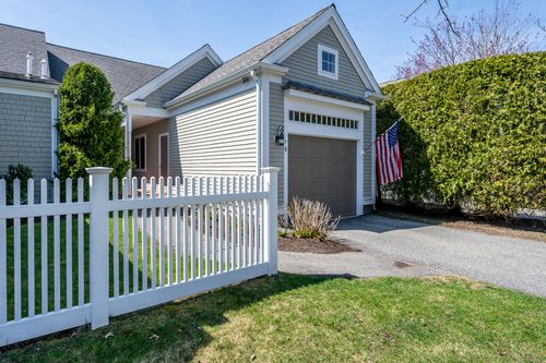 unit-8-8 Hollyhock Knoll Ct, Buzzards Bay, MA, 02532-8330 | Card Image
