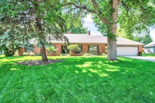 1305 18th Ave W, Spencer, IA, 51301-2730 | Card Image