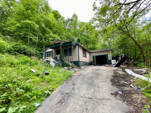 360 Pickle Bean Hollow, Phelps, KY, 41553 | Card Image