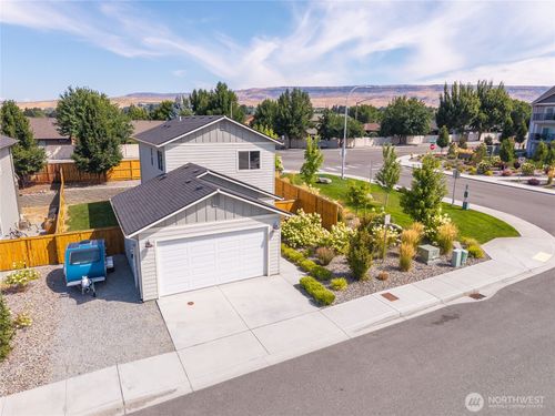 412 S Kansas Loop, East Wenatchee, WA, 98802-5889 | Card Image