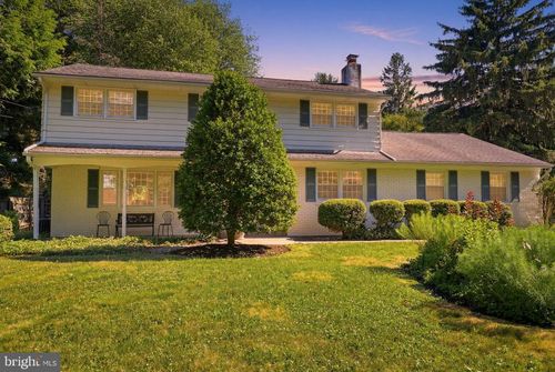949 Queens Dr, YARDLEY, PA, 19067-4527 | Card Image