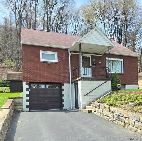 100 Donna Dr, Johnstown, PA, 15905-4421 | Card Image