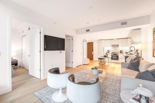 514-135 E 13th Street, North Vancouver, BC, V7L0J8 | Card Image