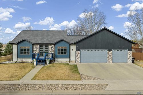 4013 Wineberry Ln, Rapid City, SD, 57703-6924 | Card Image
