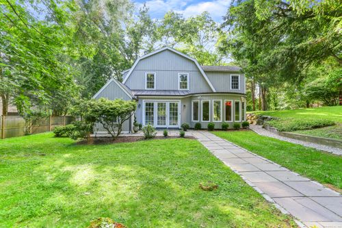 112 Hillspoint Rd, Westport, CT, 06880-5111 | Card Image