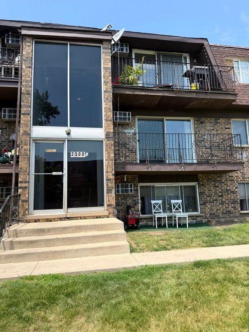 5b-2500 Mark Thomas Ln, Hanover Park, IL, 60133-3483 | Card Image