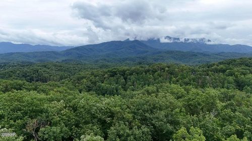 303132 N Highland Dr, Gatlinburg, TN, 37738 | Card Image