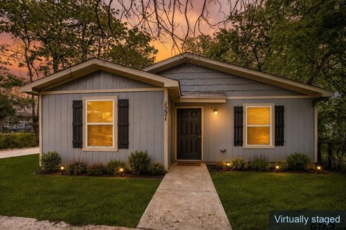 1221 N Whitten Ave, Tyler, TX, 75702-4347 | Card Image