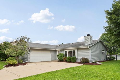 7716 S 83rd Street, Franklin, WI, 53132 | Card Image