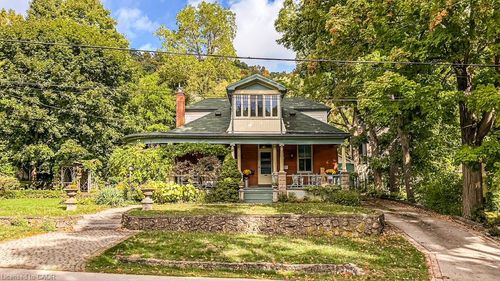 55 Cayley St, Dundas, ON, L9H2E6 | Card Image