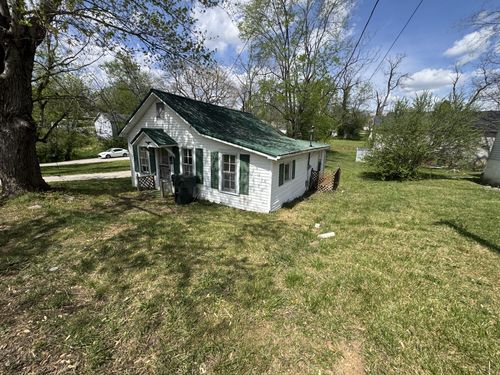 501 W Chestnut St, Dickson, TN, 37055-1729 | Card Image