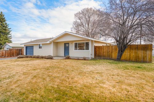 806 Nw 8th St, Redmond, OR, 97756-1409 | Card Image