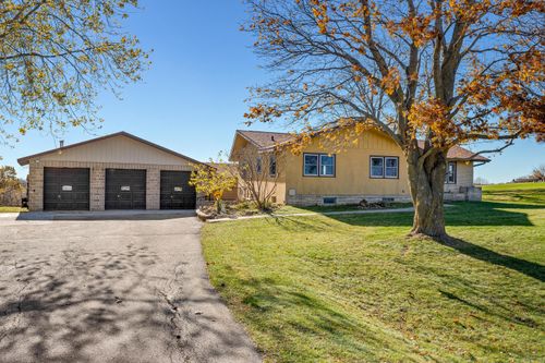 5285 County Road F, La Crosse, WI, 54601-2401 | Card Image
