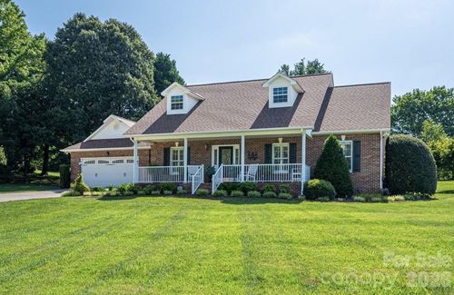 2928 Palmer Dr Ne, Conover, NC, 28613-9304 | Card Image