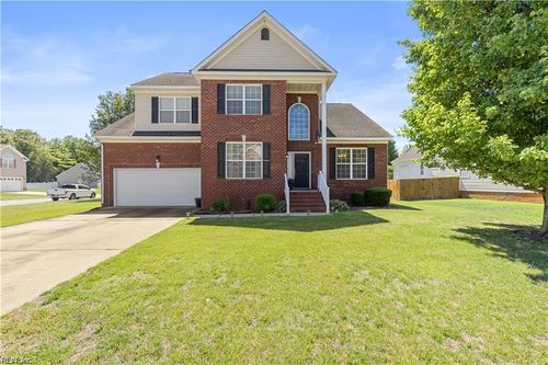 513 Telfyan Dr, Chesapeake, VA, 23320-9556 | Card Image