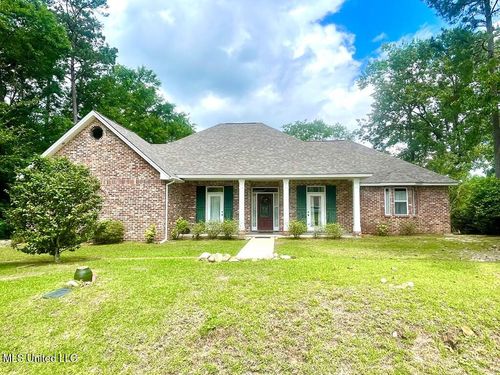 106 Peninsula Dr, Carriere, MS, 39426-7738 | Card Image