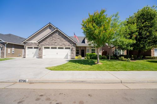 6796 W Oak Ave, Fresno, CA, 93722-3782 | Card Image