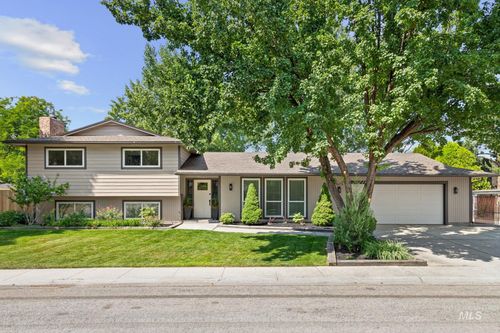 1675 S Country Terrace Way, Meridian, ID, 83642-3002 | Card Image