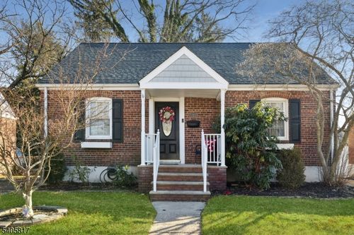 7 Colin Kelly St, Cranford, NJ, 07016-3334 | Card Image