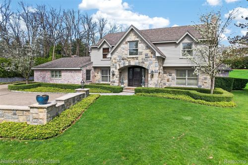 4233 N Willoway Estates Ct, Bloomfield Hills, MI, 48302-2047 | Card Image