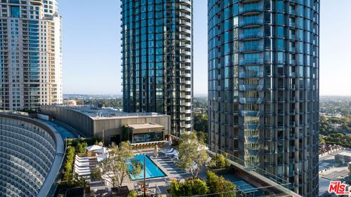 9d-211 W Elm Court, Los Angeles, CA, 90067 | Card Image