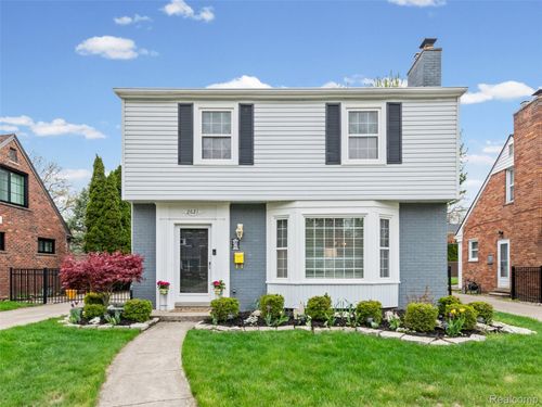 2621 Woodland Ave, Royal Oak, MI, 48073-4618 | Card Image