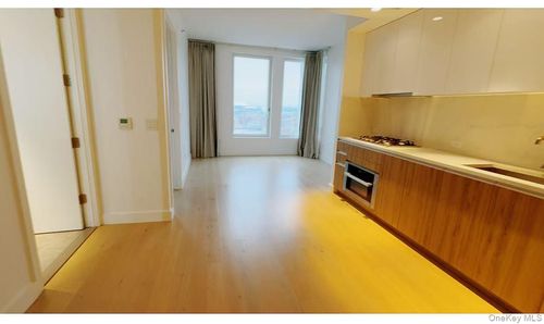 apt-10e-13618 Maple Ave, Flushing, NY, 11355-4995 | Card Image