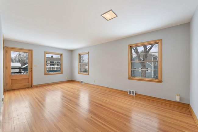 720 Wayzata Blvd E, House other with 2 bedrooms, 2 bathrooms and null parking in Wayzata MN | Image 6