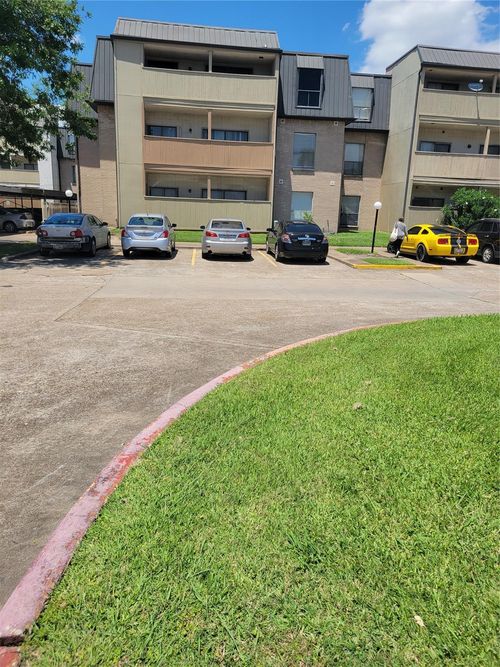 25-8425 Hearth Dr, Houston, TX, 77054-2710 | Card Image