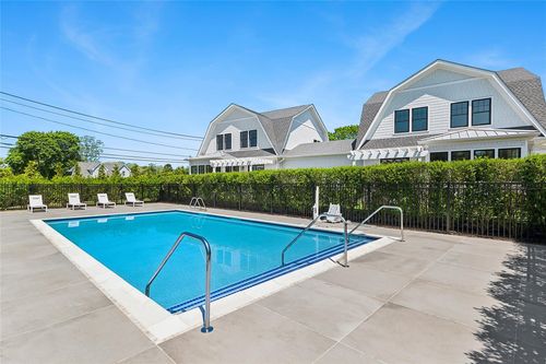 1001-12 Depot Rd, Southampton, NY, 11968-3747 | Card Image