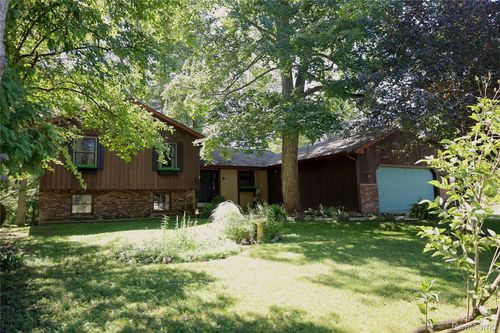 9509 Midland Rd, Freeland, MI, 48623-9710 | Card Image