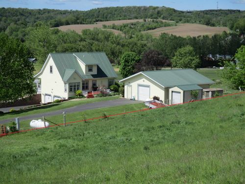 30694 County Rd W, ELROY, WI, 53929-8874 | Card Image