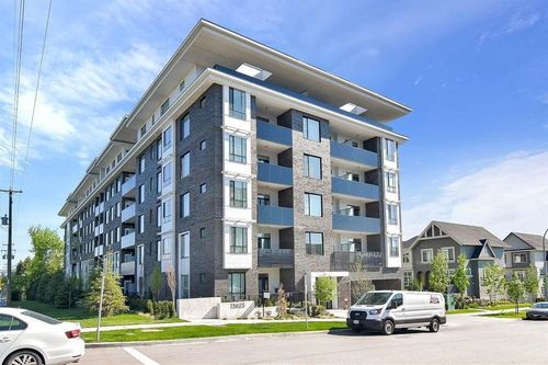 206-13623 81a Ave, Surrey, BC, V3W3N7 | Card Image