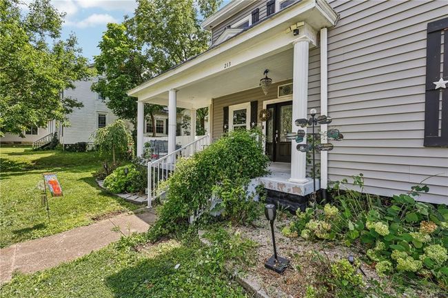 213 N Broadway St, House other with 3 bedrooms, 2 bathrooms and null parking in Blanchester OH | Image 6