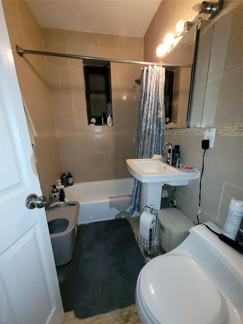 apt-c2-2209 76th St, East Elmhurst, NY, 11370-1255 | Card Image