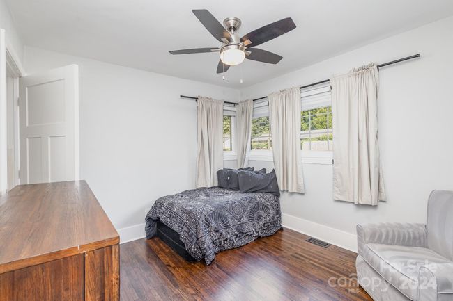 4301 Acorn St, House other with 3 bedrooms, 2 bathrooms and null parking in Charlotte NC | Image 14