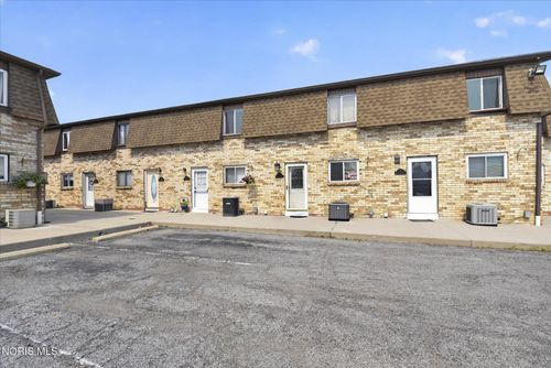 apt-11-728 Fairway Dr, Wauseon, OH, 43567-9200 | Card Image