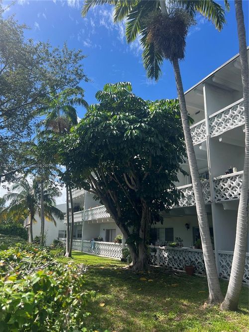apt-303-2005 Sans Souci Blvd, North Miami, FL, 33181-3023 | Card Image