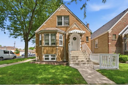 3858 W 59th Pl, Chicago, IL, 60629-4520 | Card Image