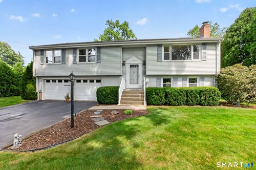 12 Syracuse Dr, East Hartford, CT, 06108-1324 | Card Image