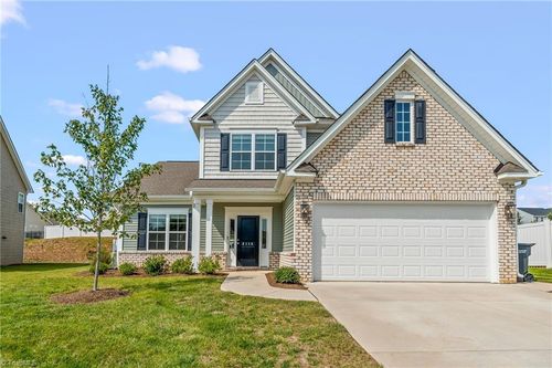 2118 Beechwood View Dr, Winston-Salem, NC, 27106-9904 | Card Image